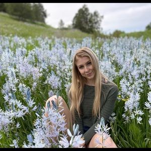 Meet your Posher, Elise